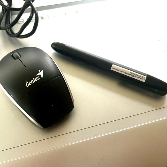 Genius MousePen i608X 6" x 8" Multimedia Tablet with Mouse & Pen - Picture 4 of 8